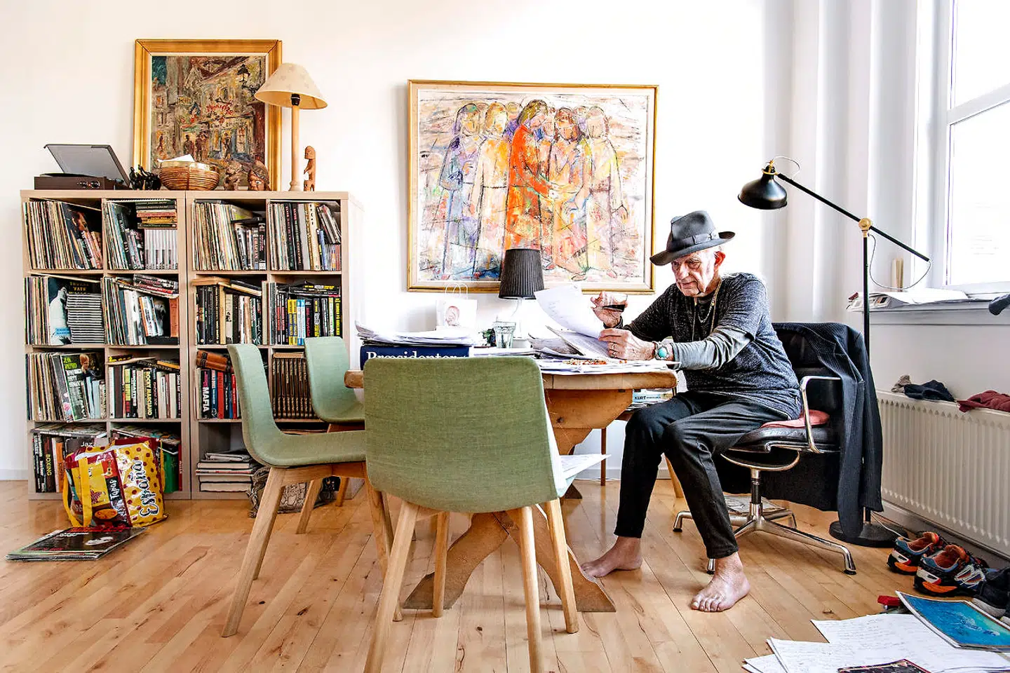 Kurt Thyboe i sit hjem på Frederiksberg. Februar 2021.