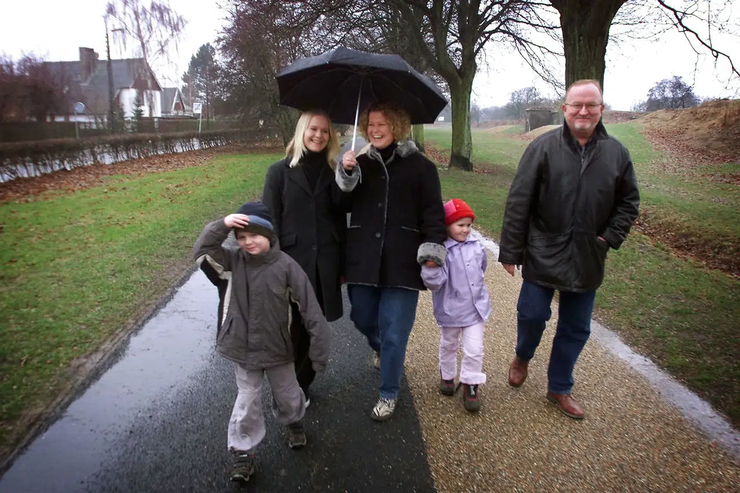 Familien Kramer fotograferet på Vestvolden i 2002. Fra venstre Anders, Anna, Connie, Asta og Jens Kramer Mikkelsen.