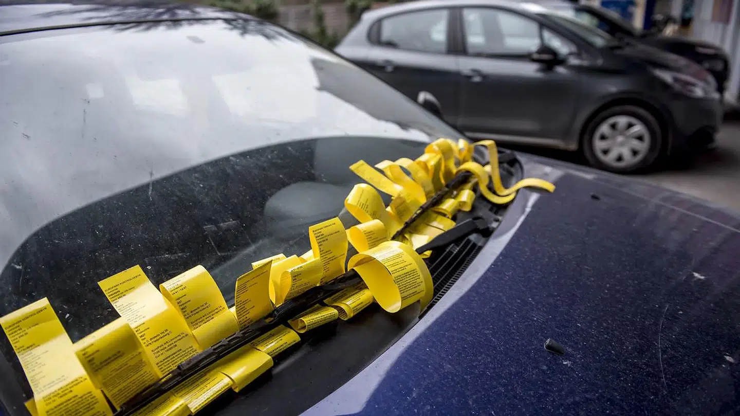 Når udenlandske bilister får en parkeringafgift i København, er det kun hver tredje bilist, der gider betaler den.