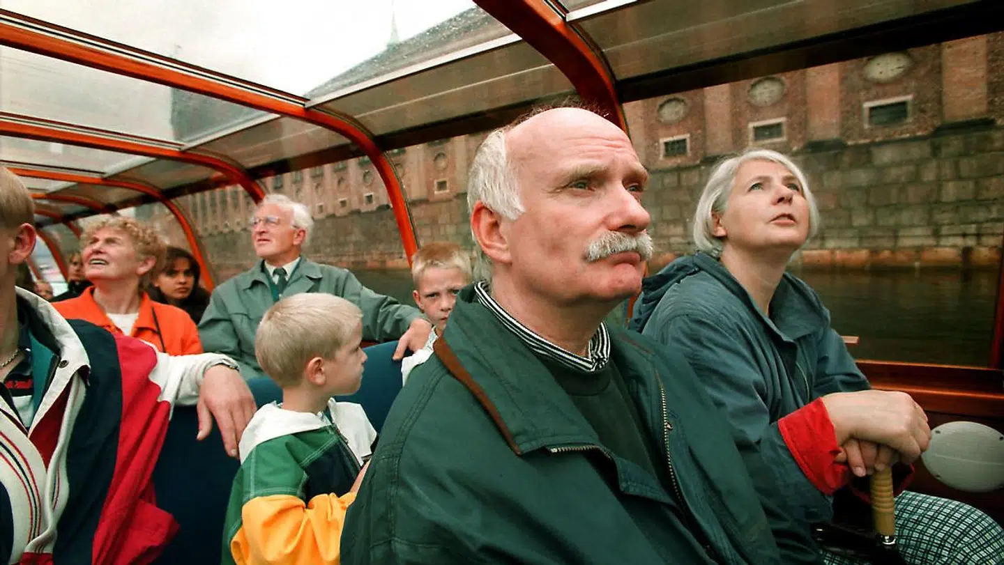 Arkivfoto af tysk ægtepar på havnerundfart i Københavns kanaler Mon de huskede at betale for deres parkering under deres besøg?