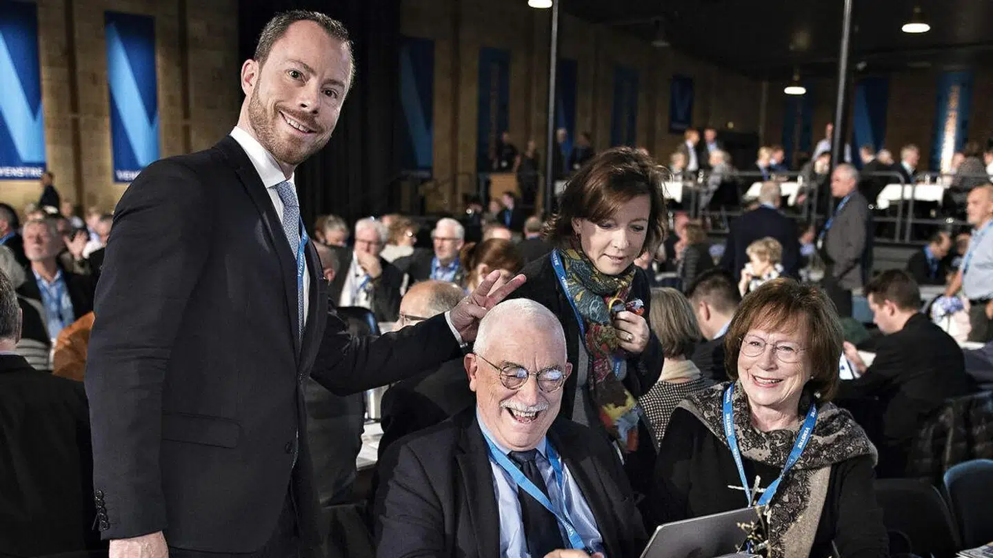 Uffe Elleman- Jensen er med sin søn Jakob Elleman- Jensen til Venstres landsmøde i Herning Kongrescenter tilbage i 2018. Foto: Henning Bagger.