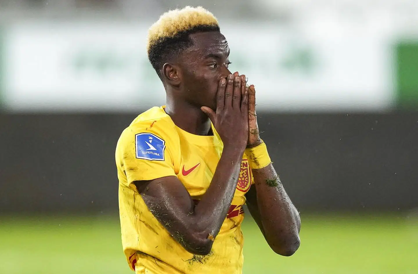 FC Nordsjællands Simon Adingra ærgrer sig efter nederlaget til Vejle