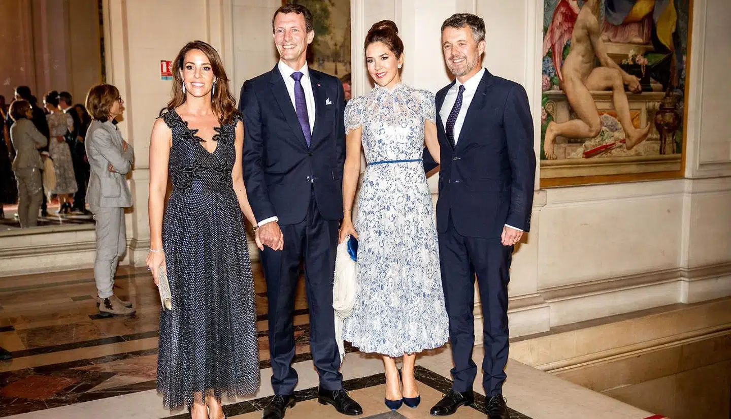 Kronprins Frederik og kronprinsesse Mary bliver modtaget af prins Joachim og prinsesse Marie ved en middag på rådhuset i Paris, Hotel de Ville, under Kronprinsparrets erhvervsfremstød i Paris, tirsdag den 8. oktober 2019.