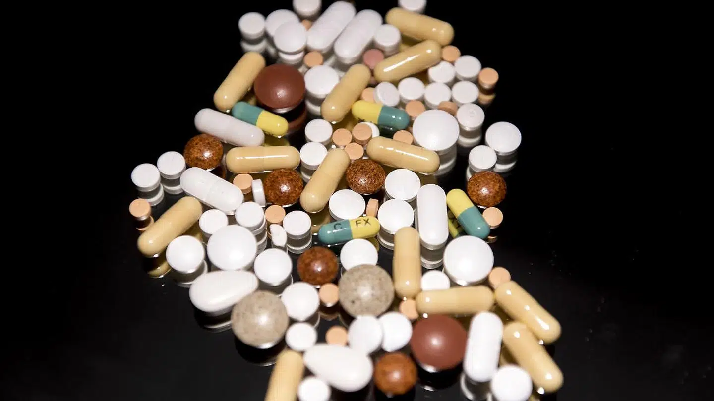 Da familien fik udleveret den overskydende medicin, efter Ole Veddelsparre var død, blev de overrasket over, hvor meget der var. Et studie fra Syddansk Universitet har dokumenteret, at danske plejehjemsbeboere i gennemsnit får otte forskellige præparater om dagen. Halvdelen af beboerne får dagligt 6-11 forskellige lægemidler, imens en fjerdedel dagligt får over 12 præparater svarende til 20-30 piller. (Arkivfoto)