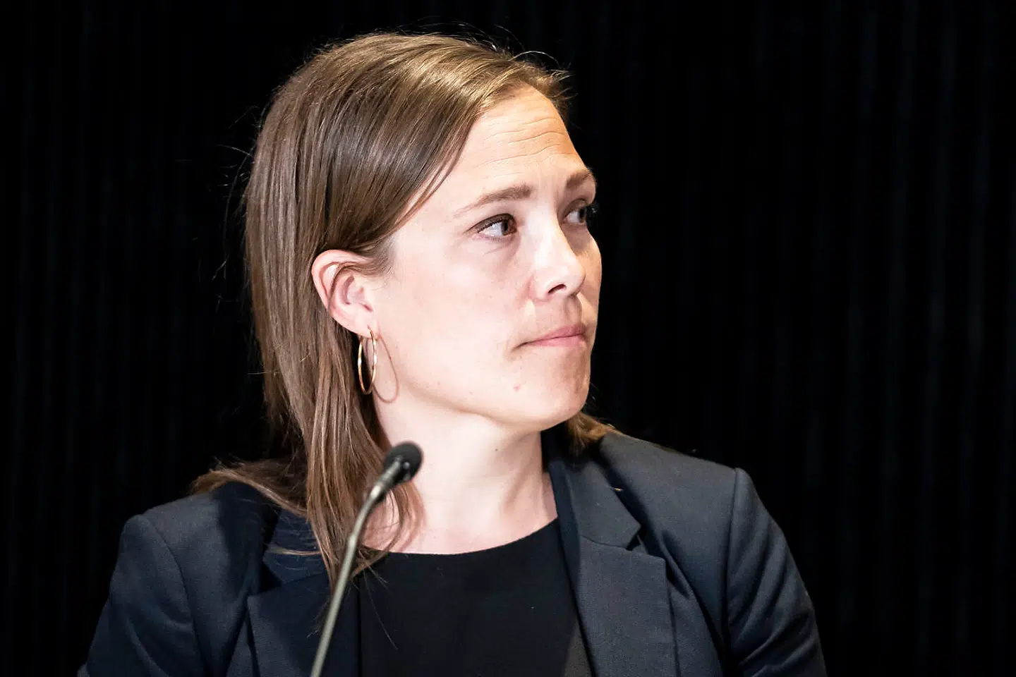 Social- og ældreminister Astrid Krag under et pressemøde i Eigtveds Pakhus i København.
