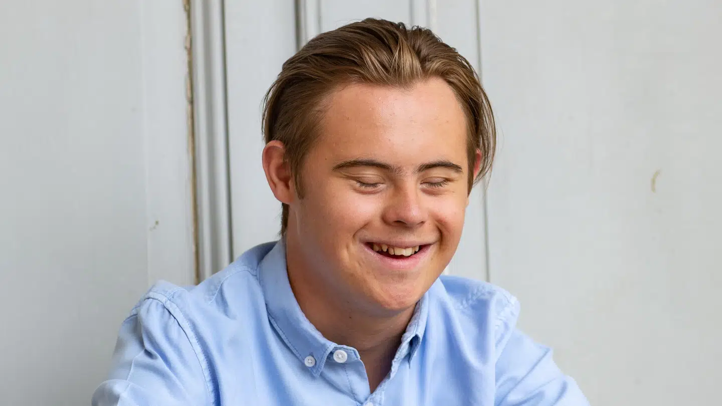 I sidste uge havnede Johan Borgbjerg Jensen på forsiden af LykkeMagazine, som er det nye håndboldmagasin fra Lykkeliga. Lykkeliga er et nationalt håndboldfællesskab for børn med udviklingshandicap. Foto: Elisabeth Eibye