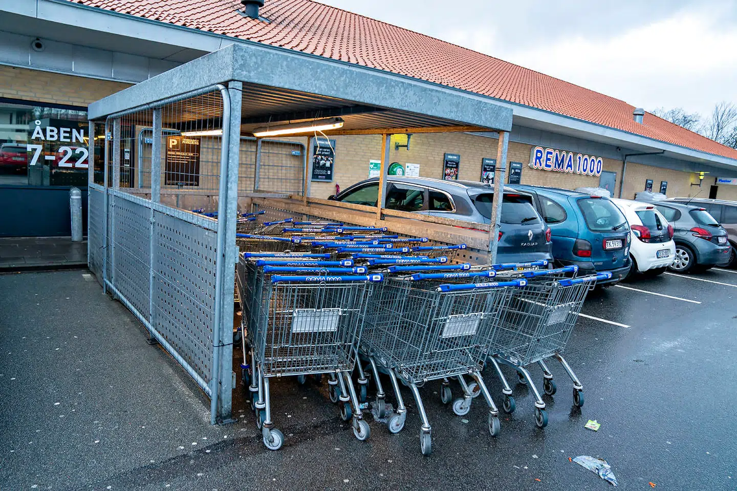 Rema 1000 haler hastigt ind på Netto i kampen om at være størst.