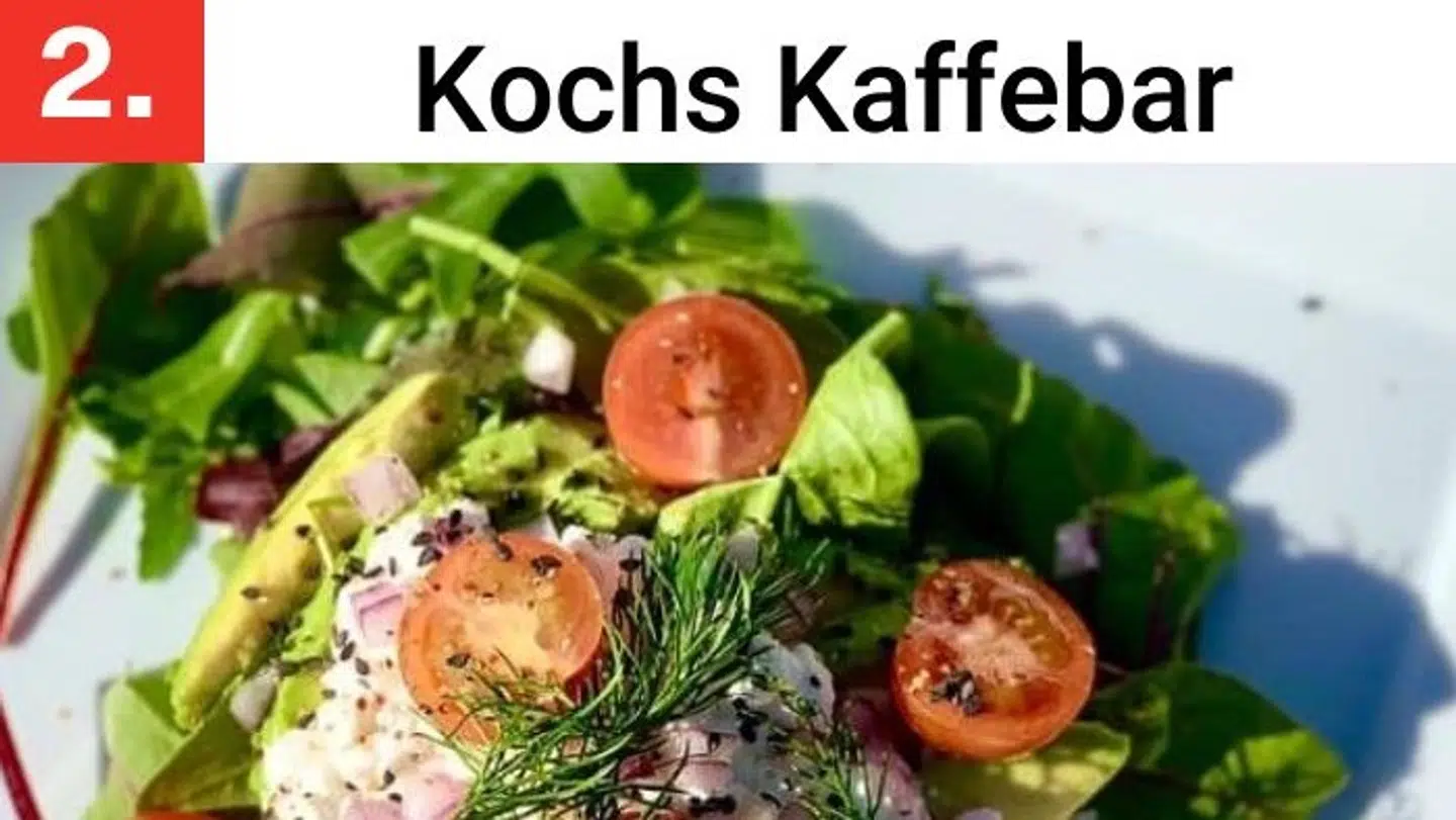 Hos Kochs Kaffebar kan du også få smørrebrød med blandt andet avocado og hytteost.