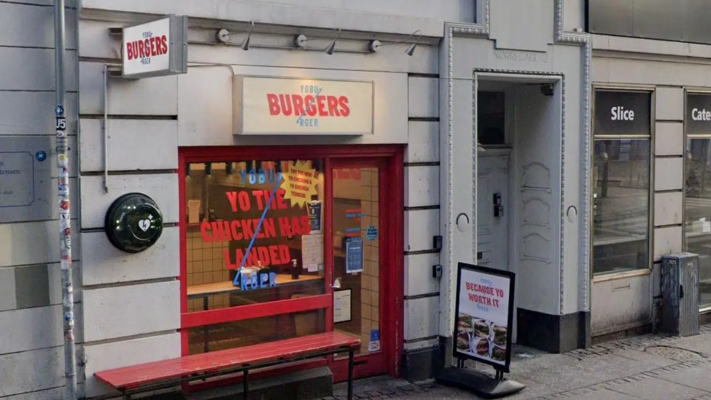 YoBurger på Nørregade i Indre By har fået en indskærpelse, hvilket svarer til en advarsel, for sjusk med egenkontrollen. Foto: Google Street View