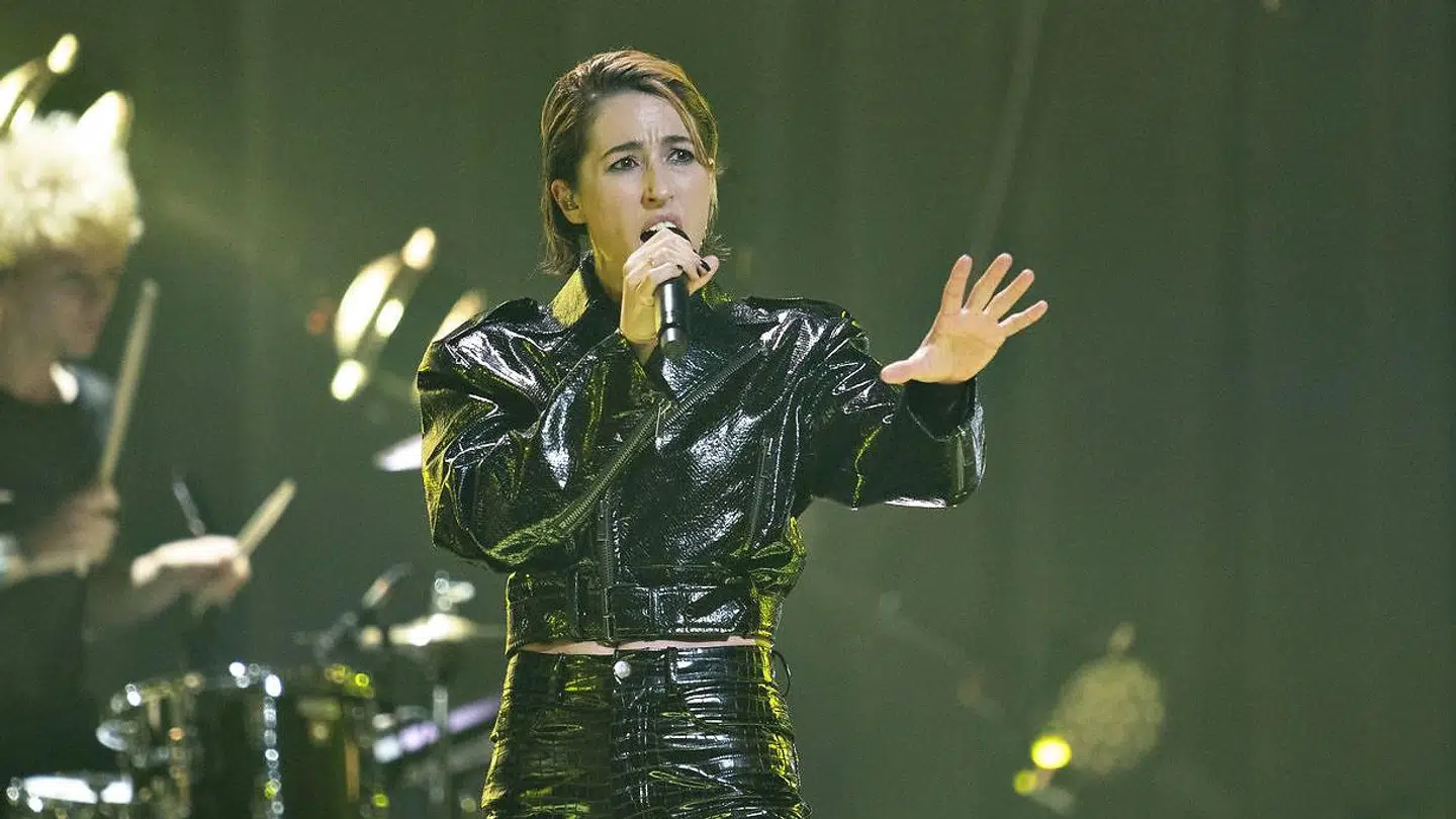 Drew Sycamore på scenen.