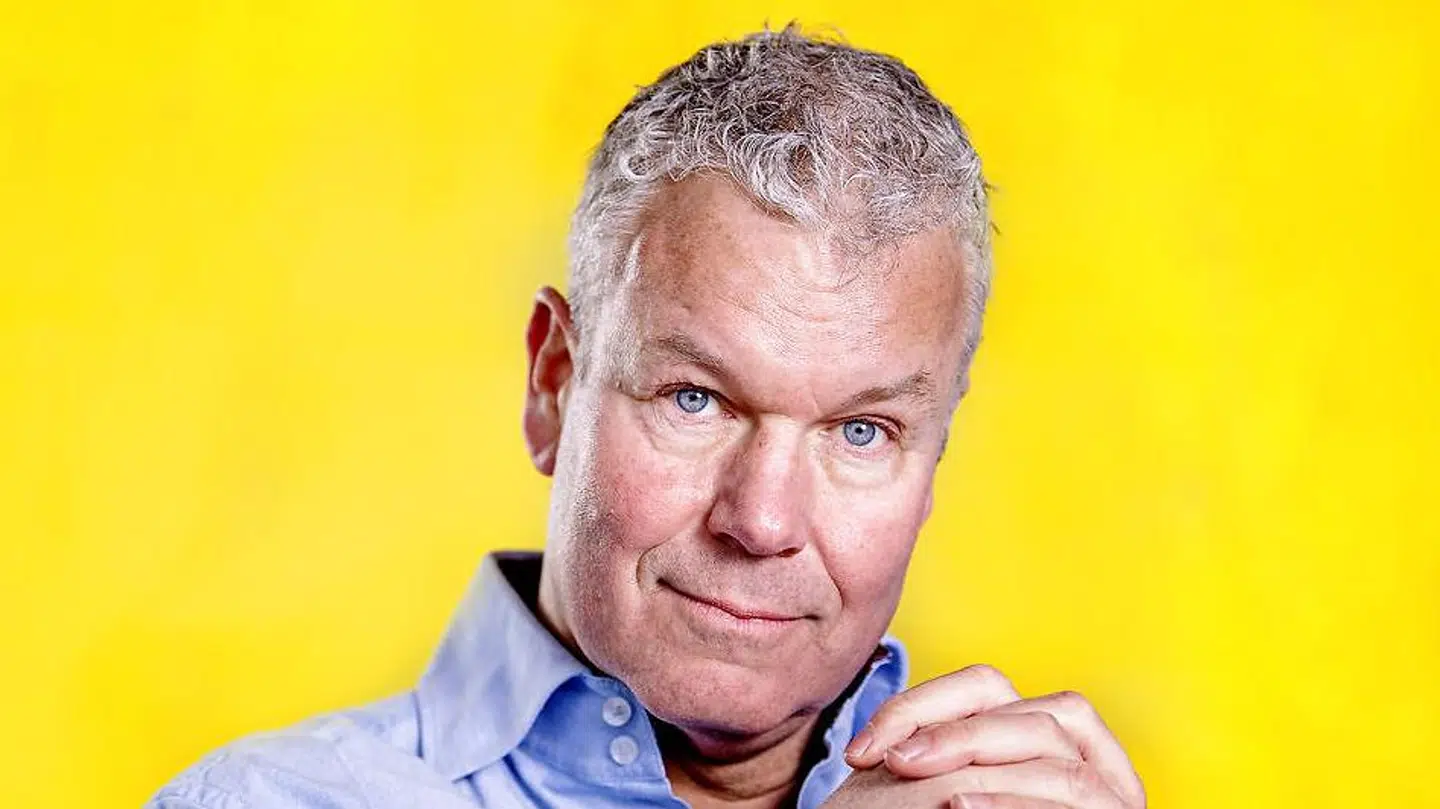 Mads Christensen, forfatter, foredragsholder og tv-kommentator. Mads Christensen er forfatter af blandt andet livsstilsbøger. 2020 var ikke noget godt år for Mads Christensen, der både blev ramt af corona og blev skilt fra sin kone, efter han havde været hende utro. Økonomisk krise betød, han flyttede ind på sin båd.