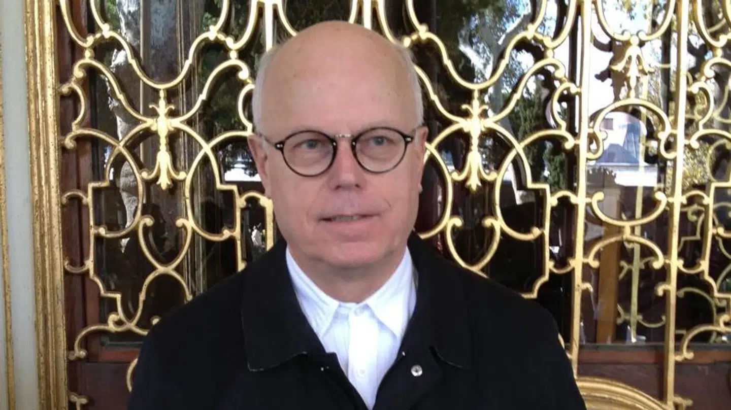 Jørgen Serup er professor, dr.med. og overlæge ved Bispebjerg Hospitals dermatologiske afdeling og leder af 'tatoveringsklinikken'.