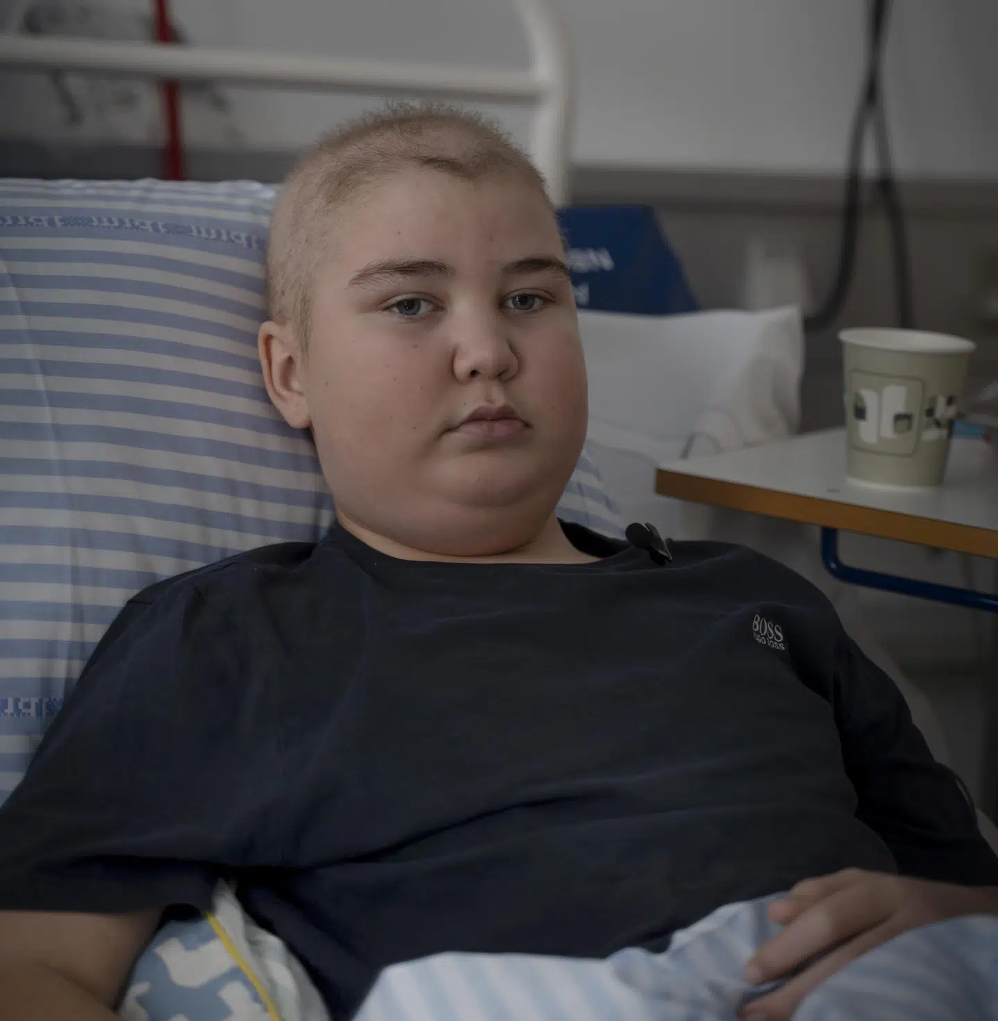 13-årige Oliver Riise Schleimann-Pedersen lidt stadig lidt hår tilbage på hovedet, men hver gang han stryger sig over hovedet, ryger der en lille tot af. Foto: Sarah Christine Nørgaard