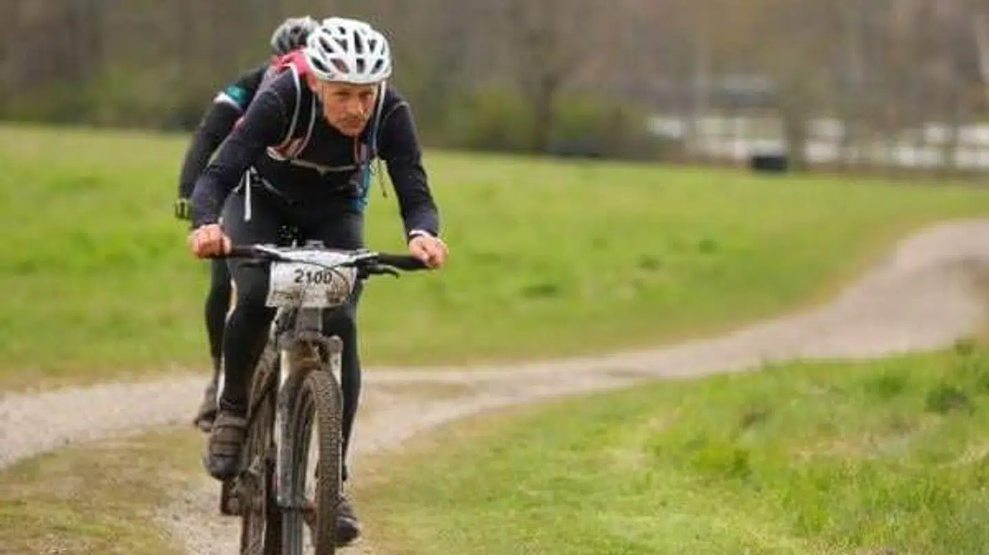 Når Niels Sørensen ikke cykler til og fra arbejder bruger han også tid på sin mountainbike, som her ved MTB Marathon.