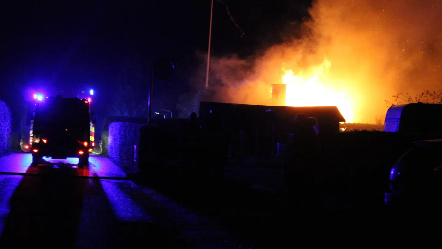 Her ser man billeder af branden fra natten til fredag.