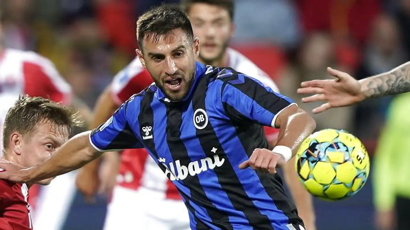 OBs angrebsstjerne Baskhim Kadrii havde så godt som scoret mod AaB i september – men det forhindrede Jacob Rinne, som har været Superligaens bedste målmand i denne sæson.