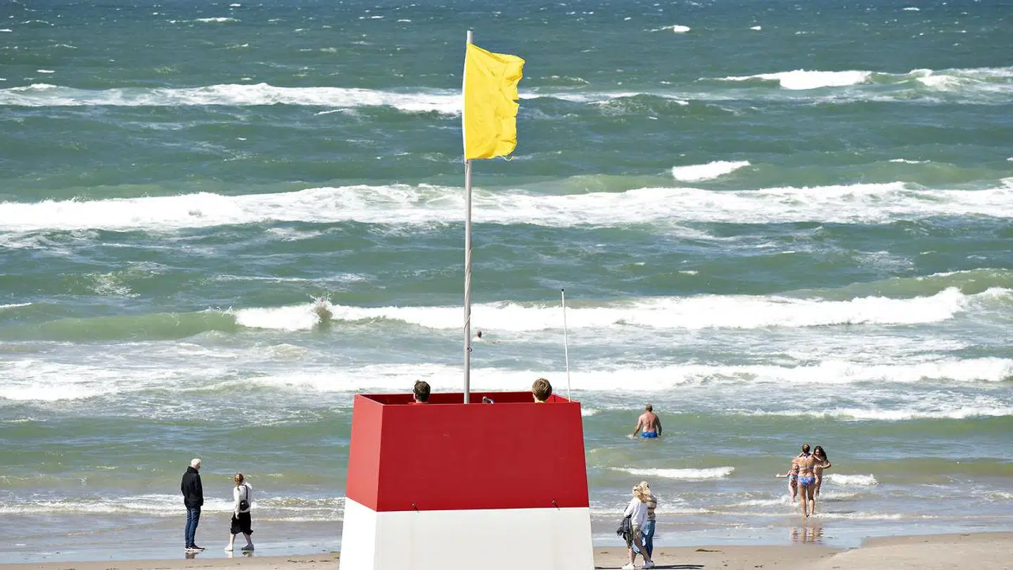Normalt er Løkken Strand mest kendt for sine mange badegæster, men torsdag stjal en potentiel farlig genstand opmærksomheden.