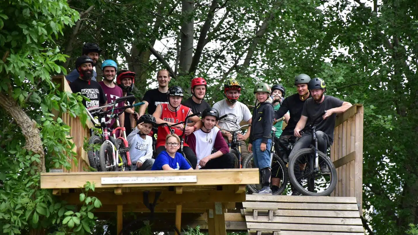 Formanden frygter, at foreninge må lukke. Foto: Holmen Dirt