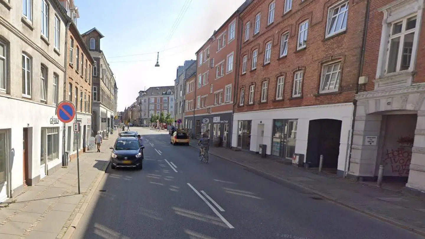 Der har længe været massiv debat om, hvorvidt der skal køre busser i Danmarksgade. En debat, som politikerne også har lagt mærke til, fortæller rådmand Mads Duedahl.