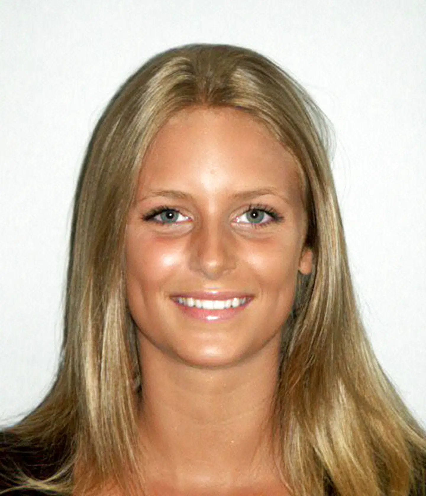 Familiefoto af den dræbte Cecilie Kajus Næblerød, Hasseris Gymnasium. BILLEDET ER DOWNLOADED FRA HASSERIS GYMNASIUMS HJEMMESIDE OG MÅ IKKE ARKIVERES. (Foto: NF/Scanpix 2006)