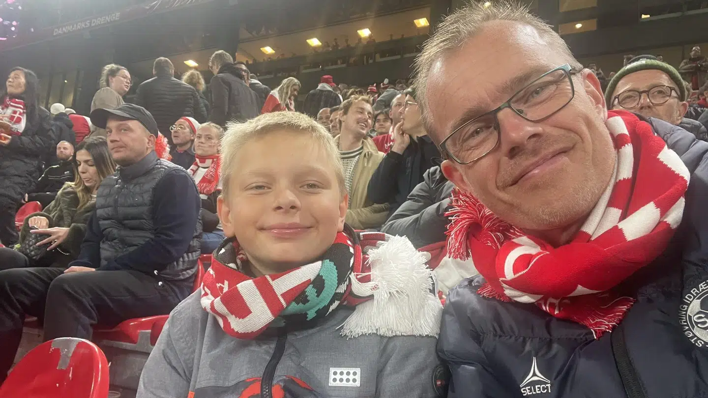 Rasmus Gissel Jensen og sønnen Nikolaj på plads i Parken.