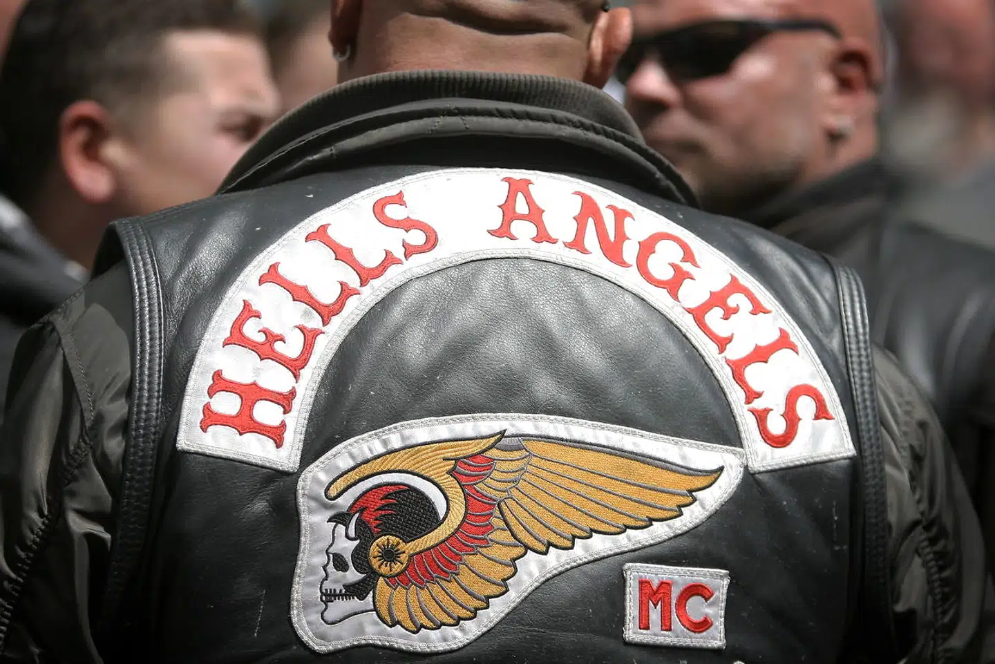 Forskellige beklædningsstykker med Hells Angels symboler blev fundet, da spansk politi anholdt tre danske statsborgere i Marbella i en tilsyneladende meget stor narkosag. Arkivfoto.