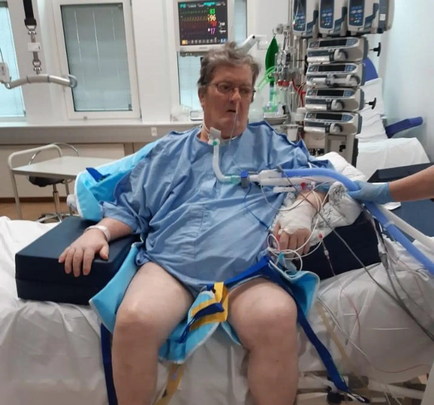 Her bliver Bent trænet i at holde balancen, efter han er kommet til bevidsthed igen