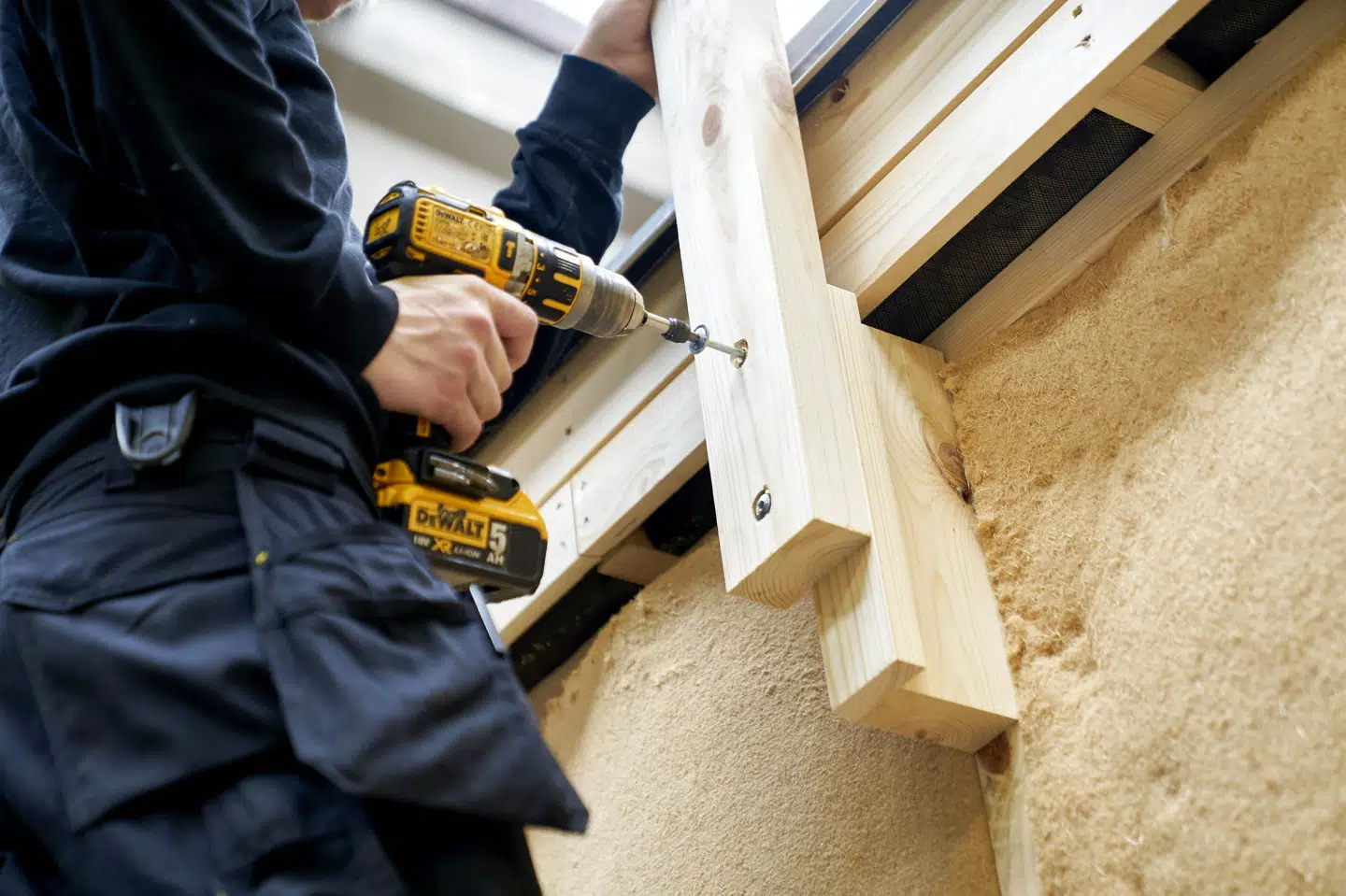 Håndværkerfradraget blev afskaffet i 2022. Men regeringen vil genindføre det populære fradrag med næste års finanslov.