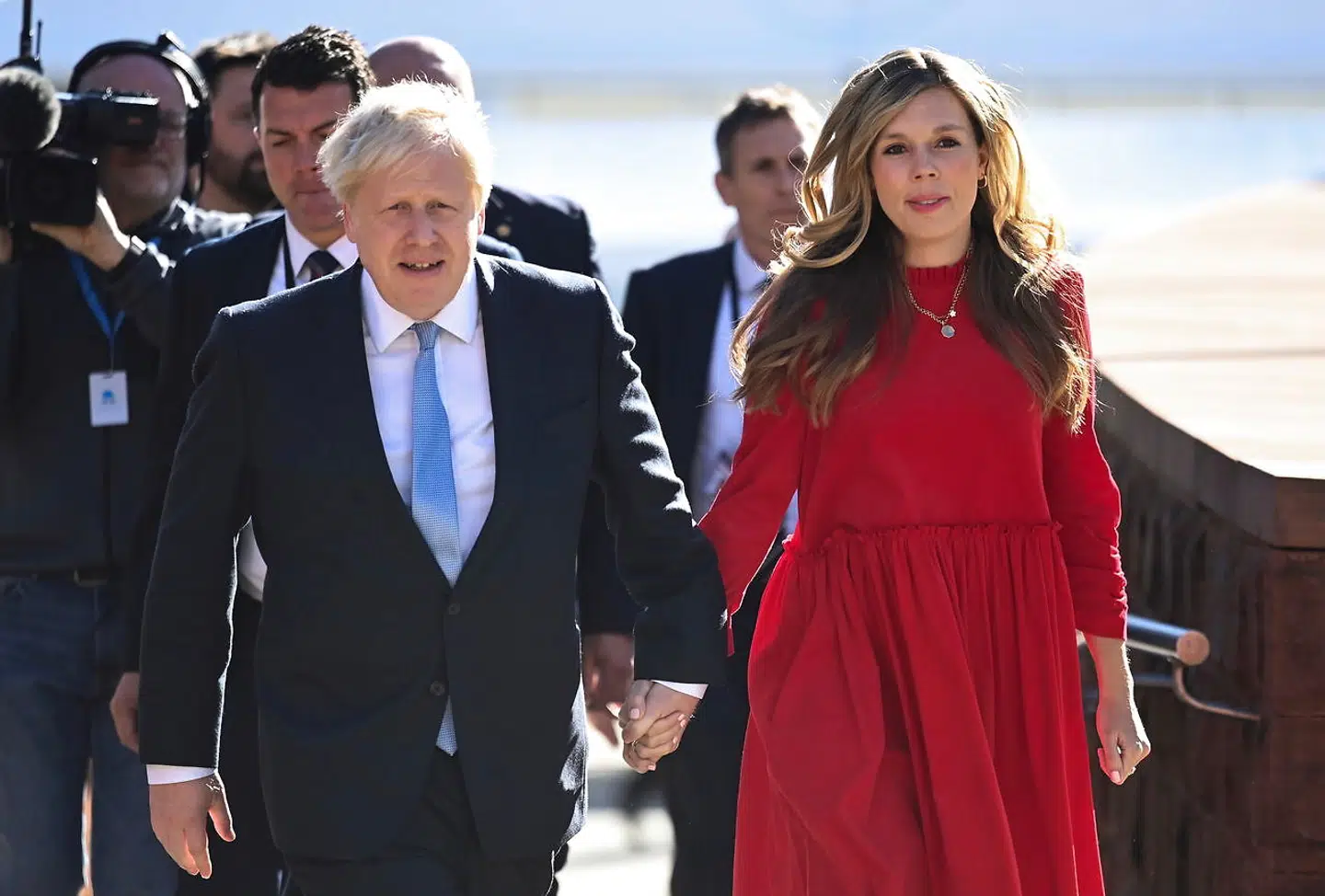 Boris Johnson er på ferie med sin kone i Marbella i Spanien. Ikke alle er lige begejstrede for det.