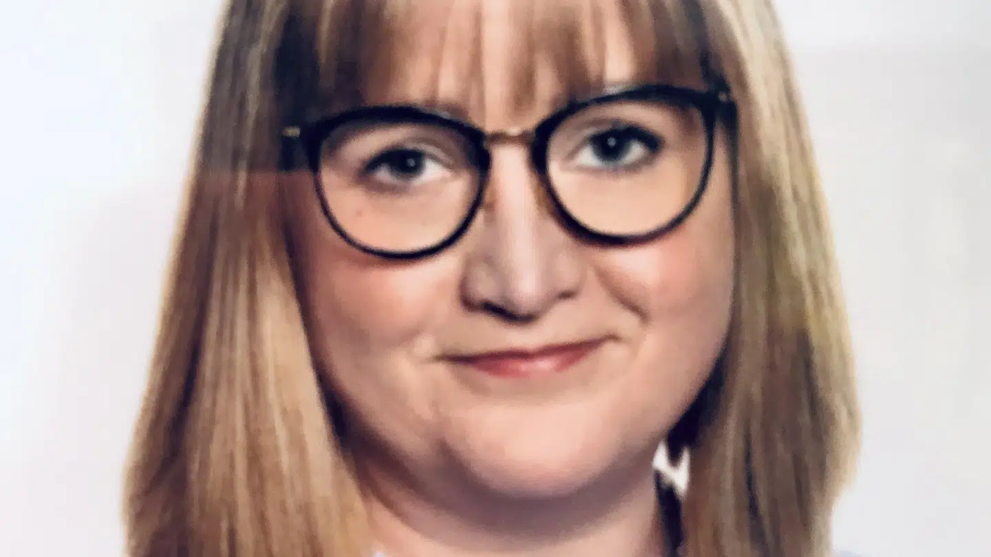 Mette Mejdal underviser kun klasser med 28 eller 29 elever, og hun er ikke i tvivl om, at det gør undervisningen dårligere.