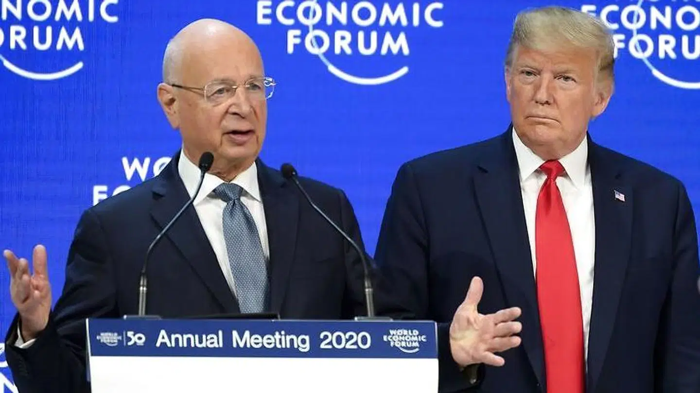 Grundlægger af World Economic Forum, Klaus Schwab, med den tidligere amerikanske præsident Donald Trump.