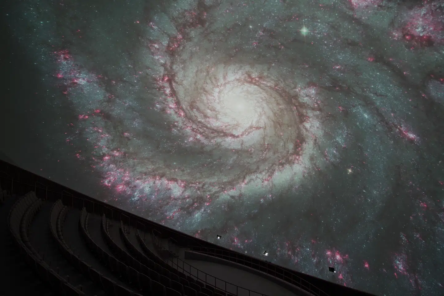 Kuplen i Planetarium i København er blevet opdateret