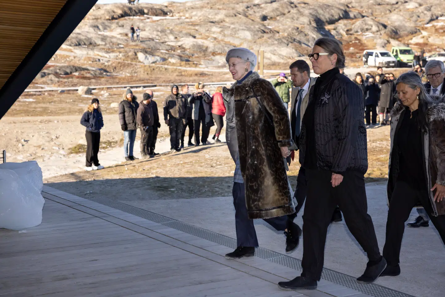 Denmarks Queen Margrethe visit the new Icefjord Center in Ilulissat, on the West Coast of Greenland, Friday Oct. 8, 2021. The Queen is on a four days visit to Greenland, of which two of the days are a private visit.. (Foto: Christian Klindt Sølbeck/Ritzau Scanpix)