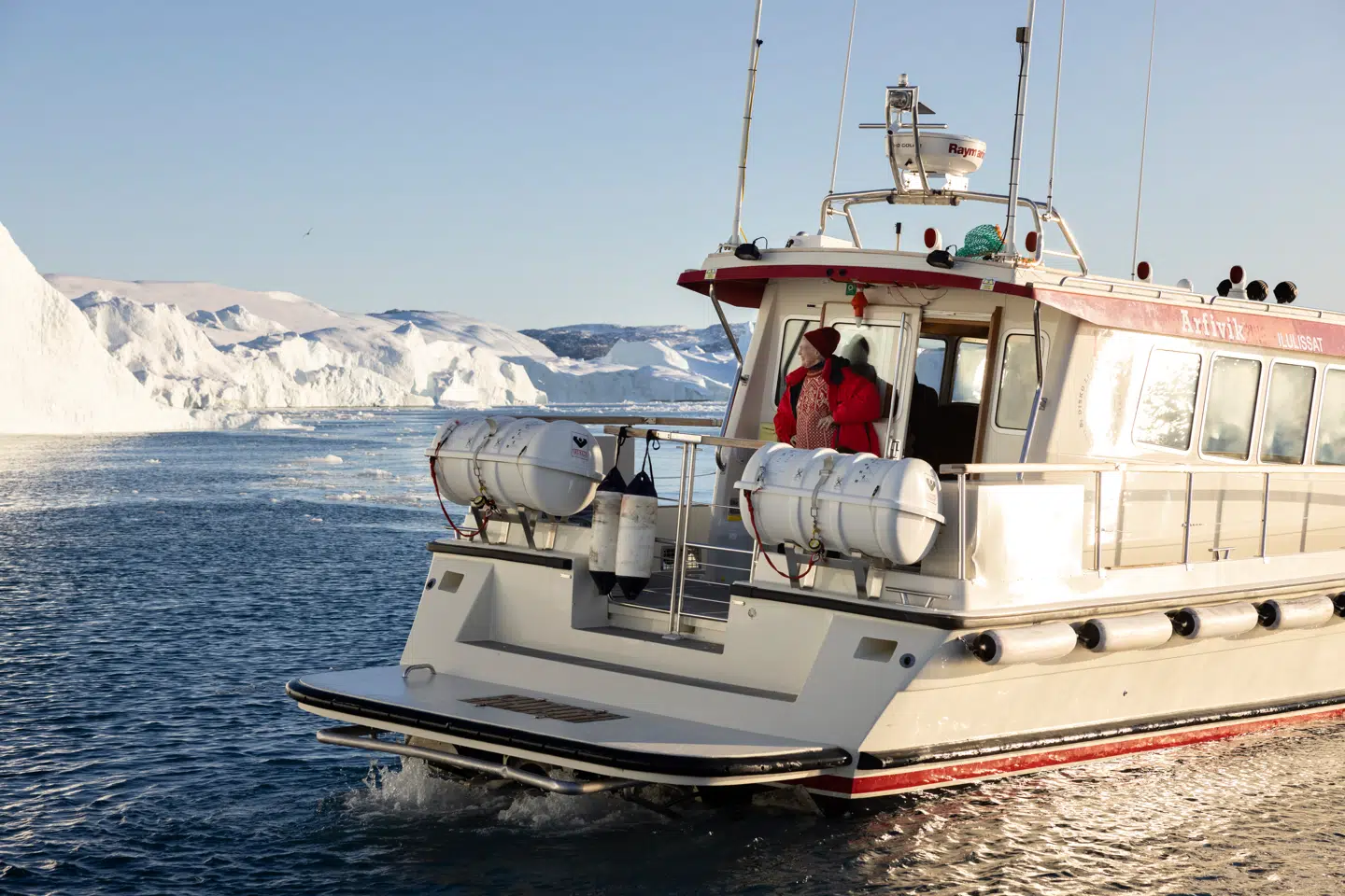 Denmarks Queen Margrethe leaves for a Boat trip on the ice fjord in Ilulissat, on the West Coast of Greenland, Friday Oct. 8, 2021. The Queen is on a four days visit to Greenland, of which two of the days are a private visit.. (Foto: Christian Klindt Sølbeck/Ritzau Scanpix)