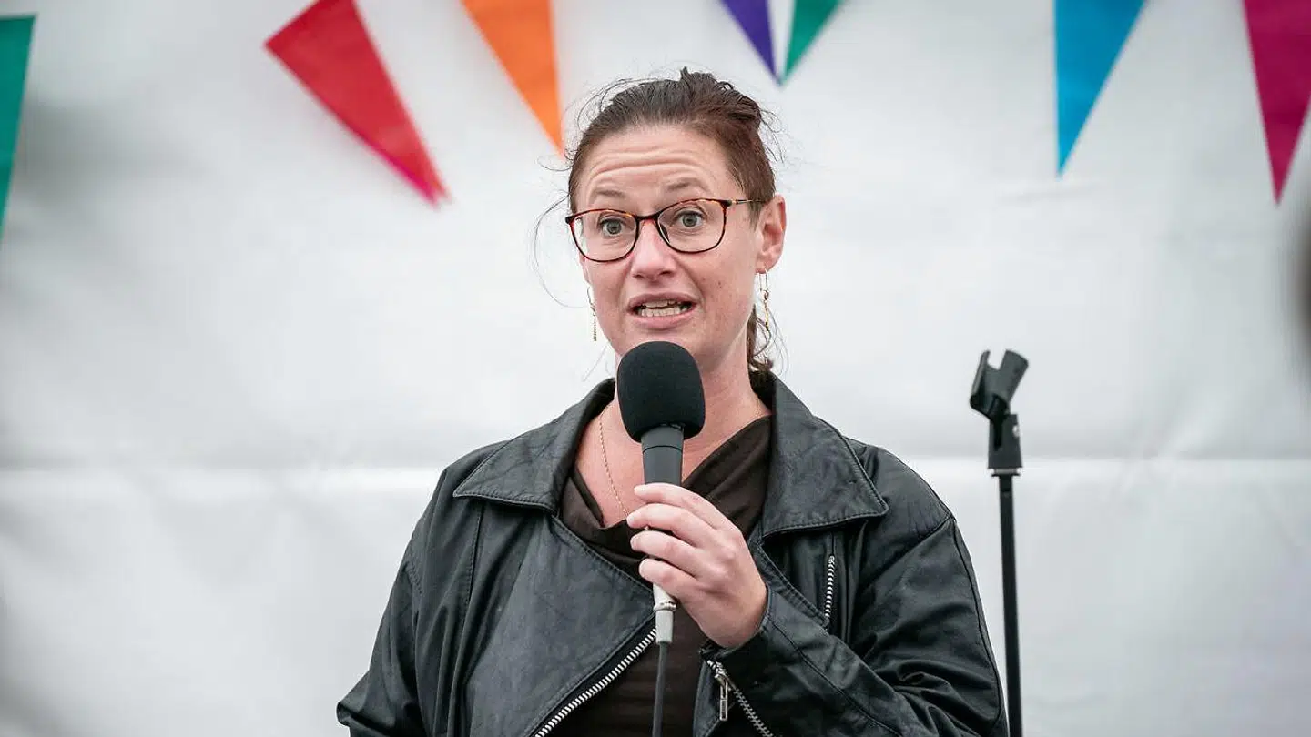 Teknik- og miljøborgmester Ninna Hedeager Olsen (EL) får kritik for sin håndtering af sommerens akutte spildevandsudledninger i Københavns Havn.
