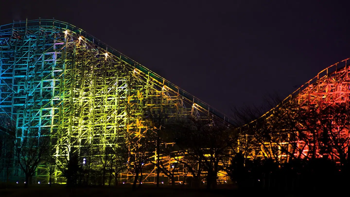 Ugen efter i efterårsferien inviterer Fårup Sommerland til høstfest med stort lysevent.