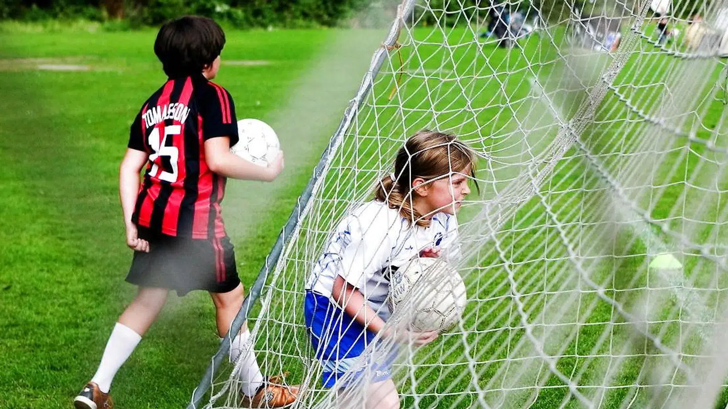 Fodbold er den mest populære sportsgren blandt både børn og voksne i Odense. Arkivfoto.