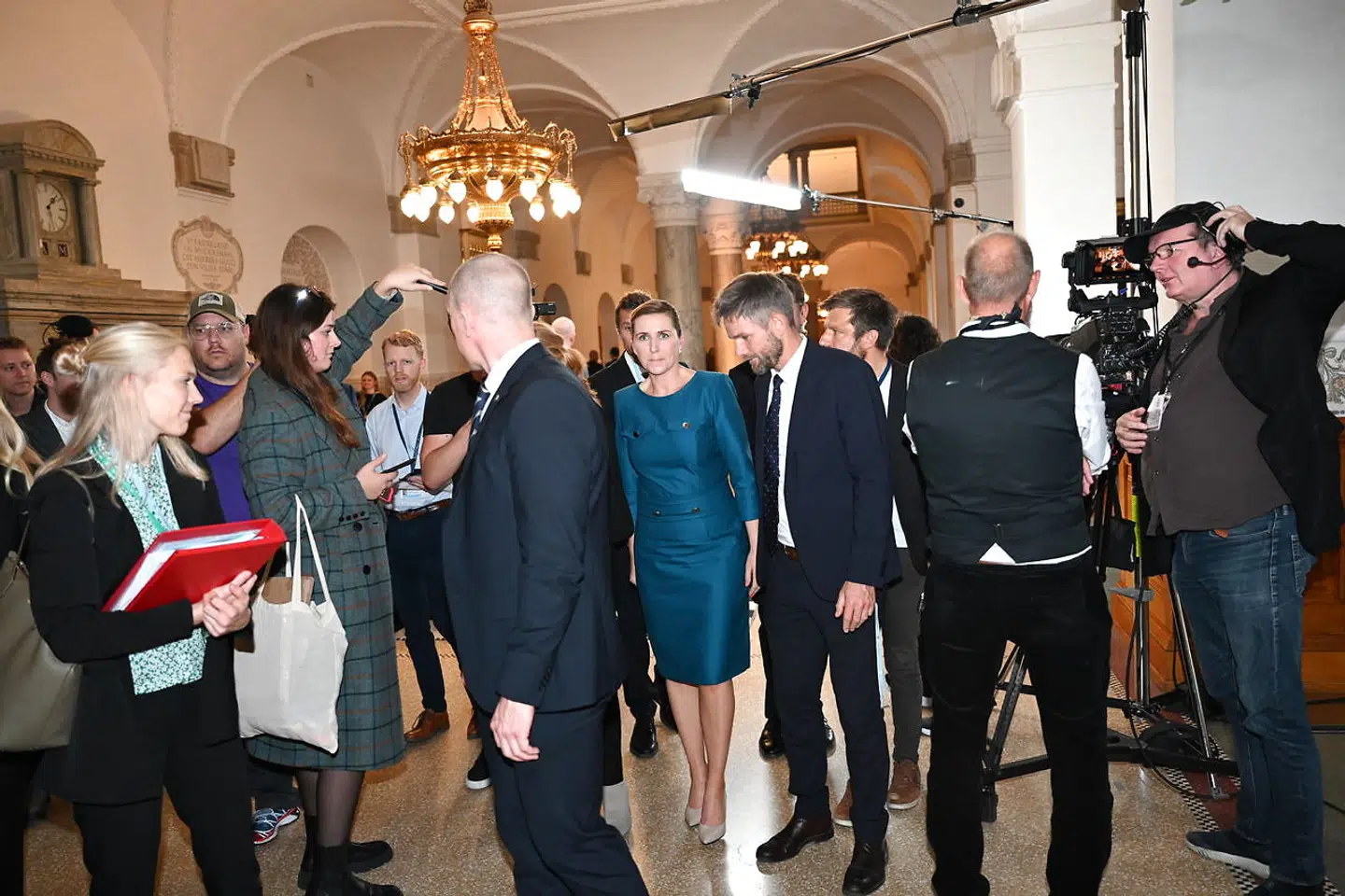 I Vandrehallen efter Folketingets åbning tirsdag 5. oktober 2021.