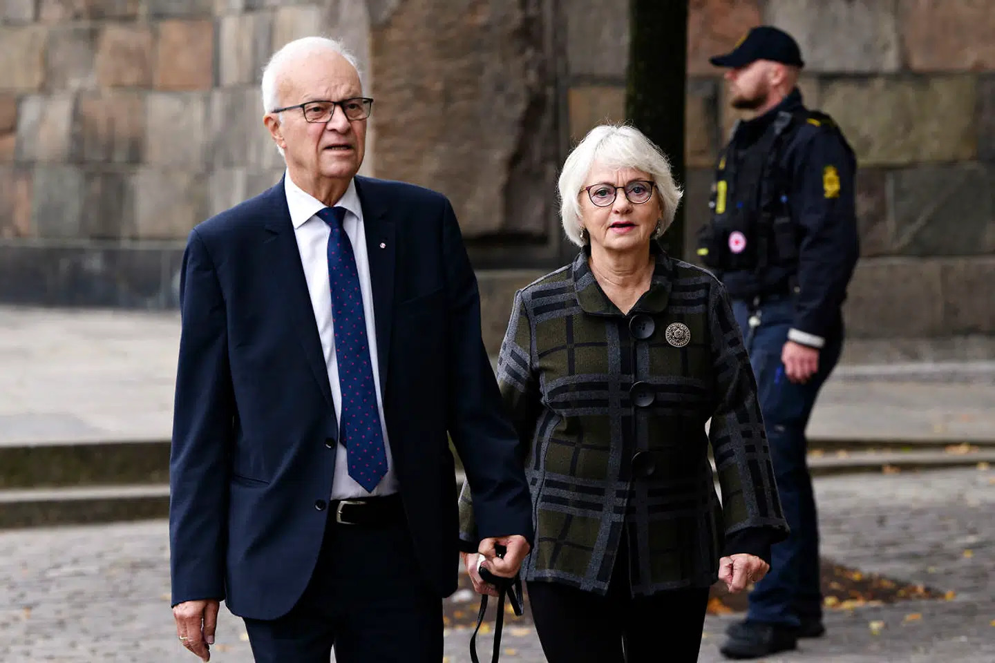 Pia Kjærsgaard (DF) og Henrik Thorup ankommer til gudstjeneste i forbindelse med Folketingets åbning i Christiansborg Slotskirke i København tirsdag den 5. oktober 2021.. (Foto: Philip Davali/Ritzau Scanpix)