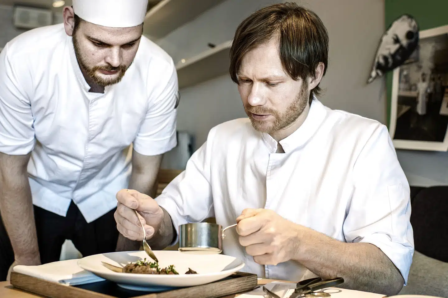 Restaurant Geranium med køkkenchef Rasmus Koefoed i spidsen hoppede fra femte til andenpladsen, da World50Best tirsdag kårede verdens bedste restauranter. Det er Kofoed til højre. (Arkivfoto) Niels Ahlmann Olesen/Ritzau Scanpix