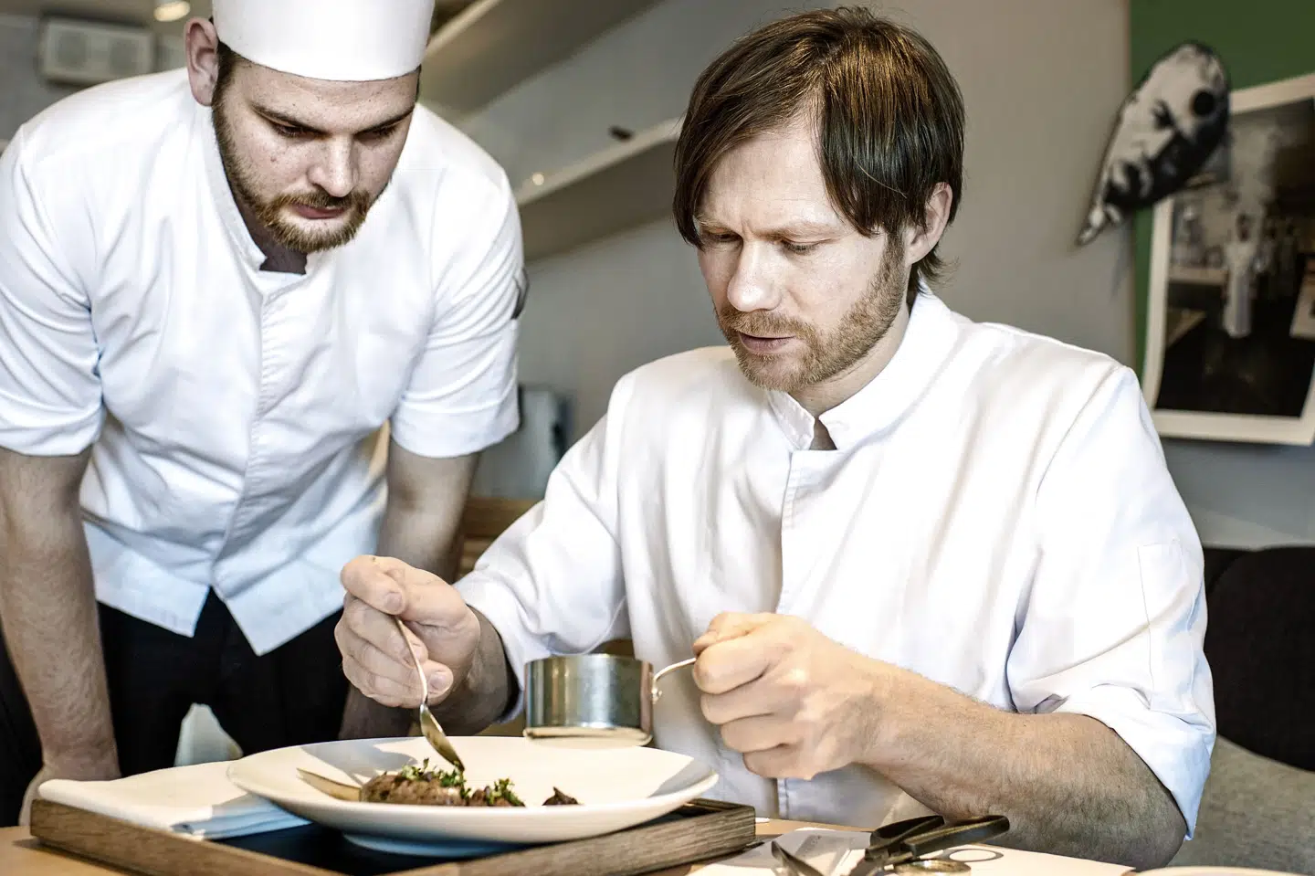Restaurant Geranium med køkkenchef Rasmus Koefoed i spidsen hoppede fra femte til andenpladsen, da World50Best tirsdag kårede verdens bedste restauranter. Det er Kofoed til højre. (Arkivfoto) Niels Ahlmann Olesen/Ritzau Scanpix
