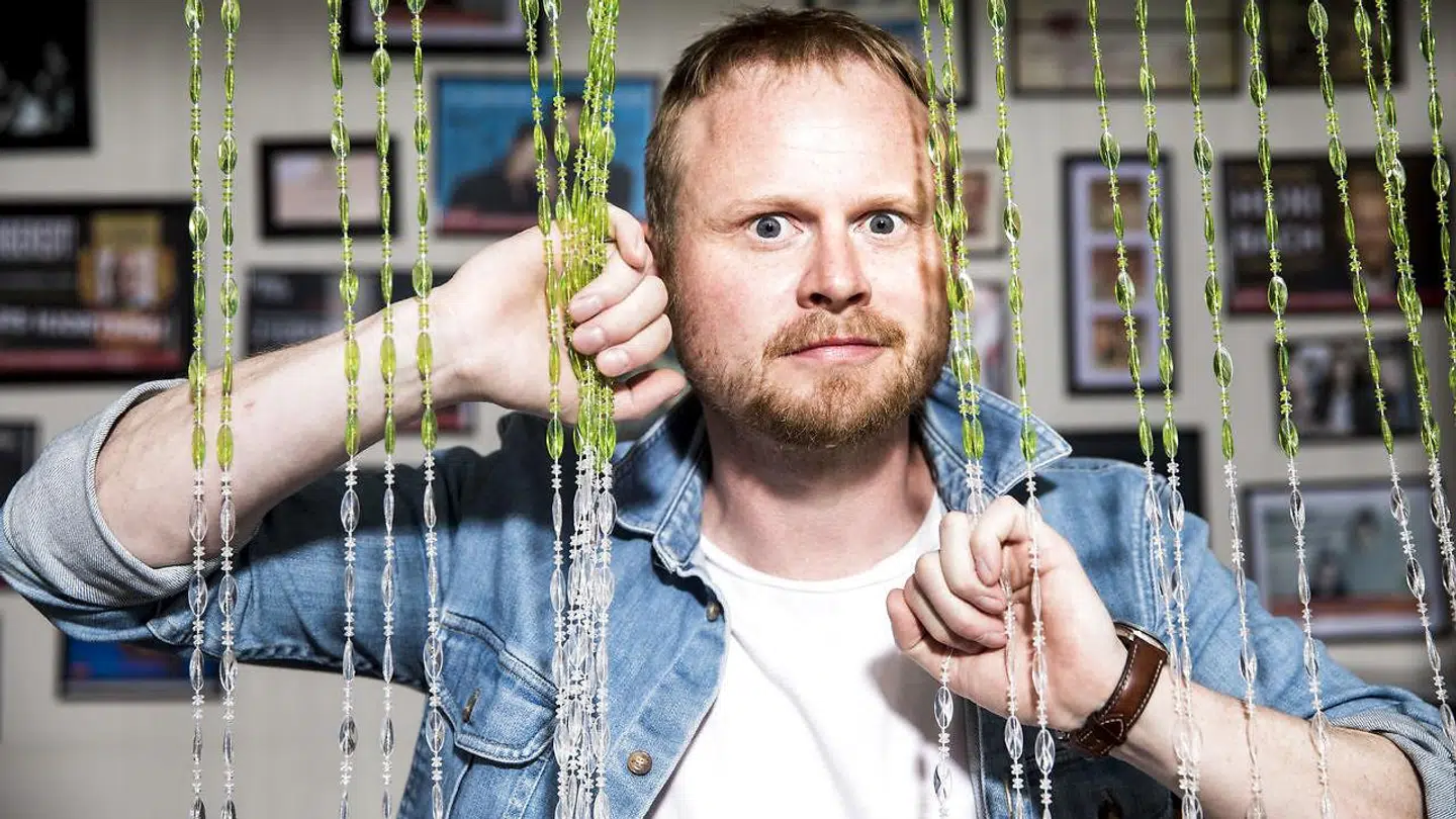 Jonatan Spang, komiker og vært på 'Tæt på Sandheden'.