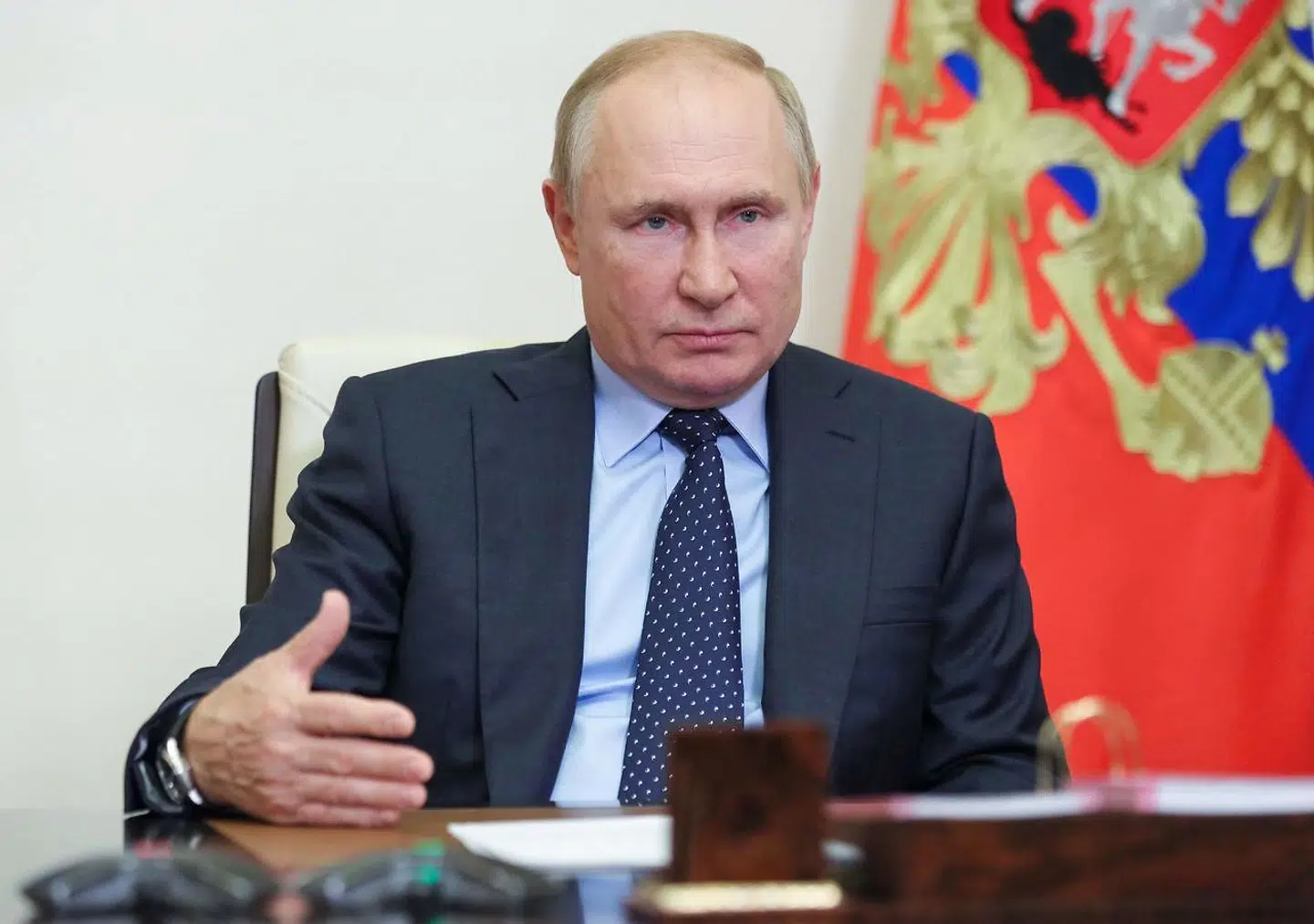 Ruslands præsident, Vladimir Putin, beskyldes for at indirekte at have brugt skattely til at give penge til sin elskerinde.