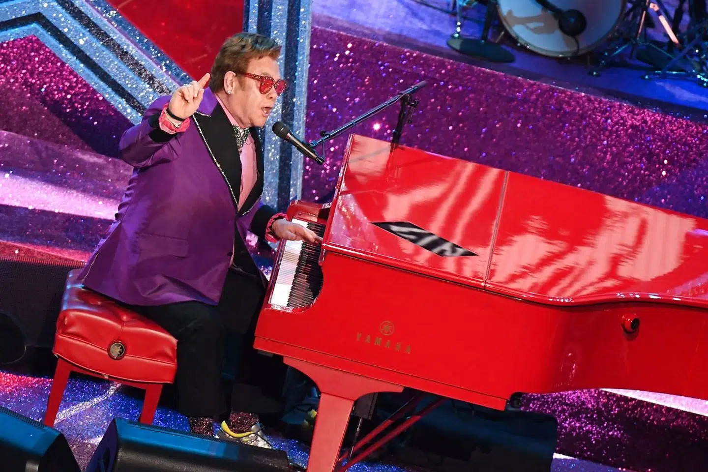 Elton John er en af flere popstjerner, der ifølge lækket har brugt skattely.