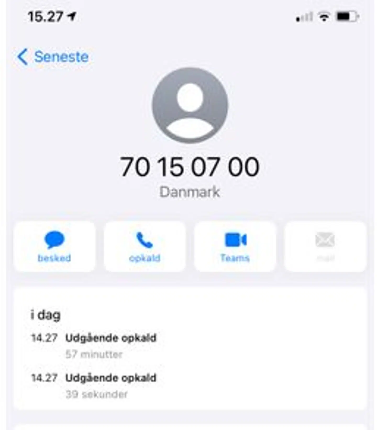Camilla måtte vente længe på at komme gennem til lægevagten henover weekenden.