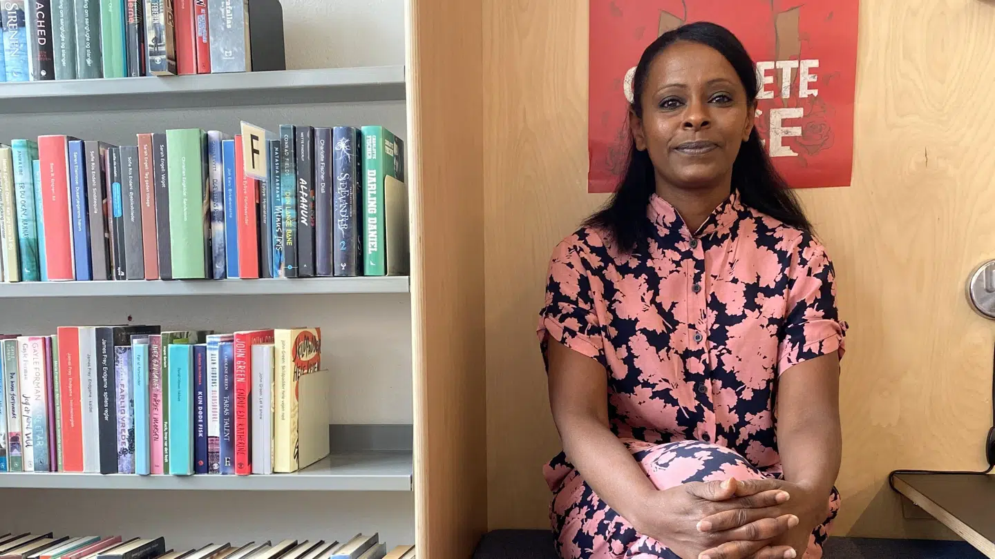 Almaz Mengesha besøger sit lokale bibliotek i Risskov cirka en gang om ugen, for hun elsker at være her.