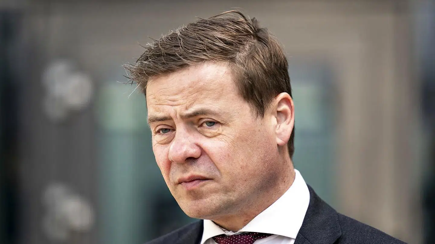 Aalborgs borgmester Thomas Kastrup-Larsen (S) har ladt sin rådmand i stikken i kovendingen om undersøgelsen af udbygningaftalerne i kommunen. Her ses borgmesteren i marts sidste år til orientering om coronasituationen.