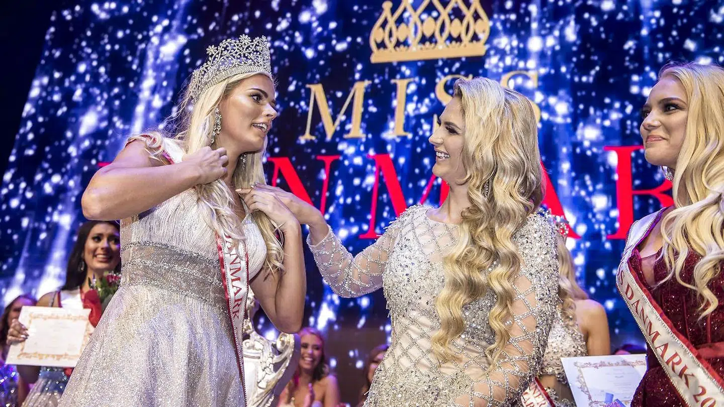 Miss Danmark 2018-vinderen, Louise Sander Henriksen sammen med direktør Lisa Lents.