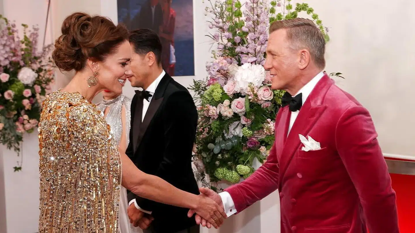 Hertuginde Kate var med, da der var verdenspremiere på James Bond-filmen 'No Time To Die' den 28. september i London.