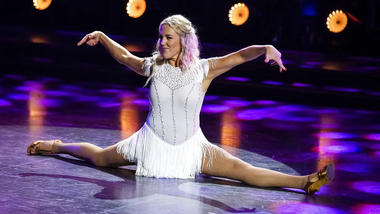 Michelle Kristensen i en spagat.